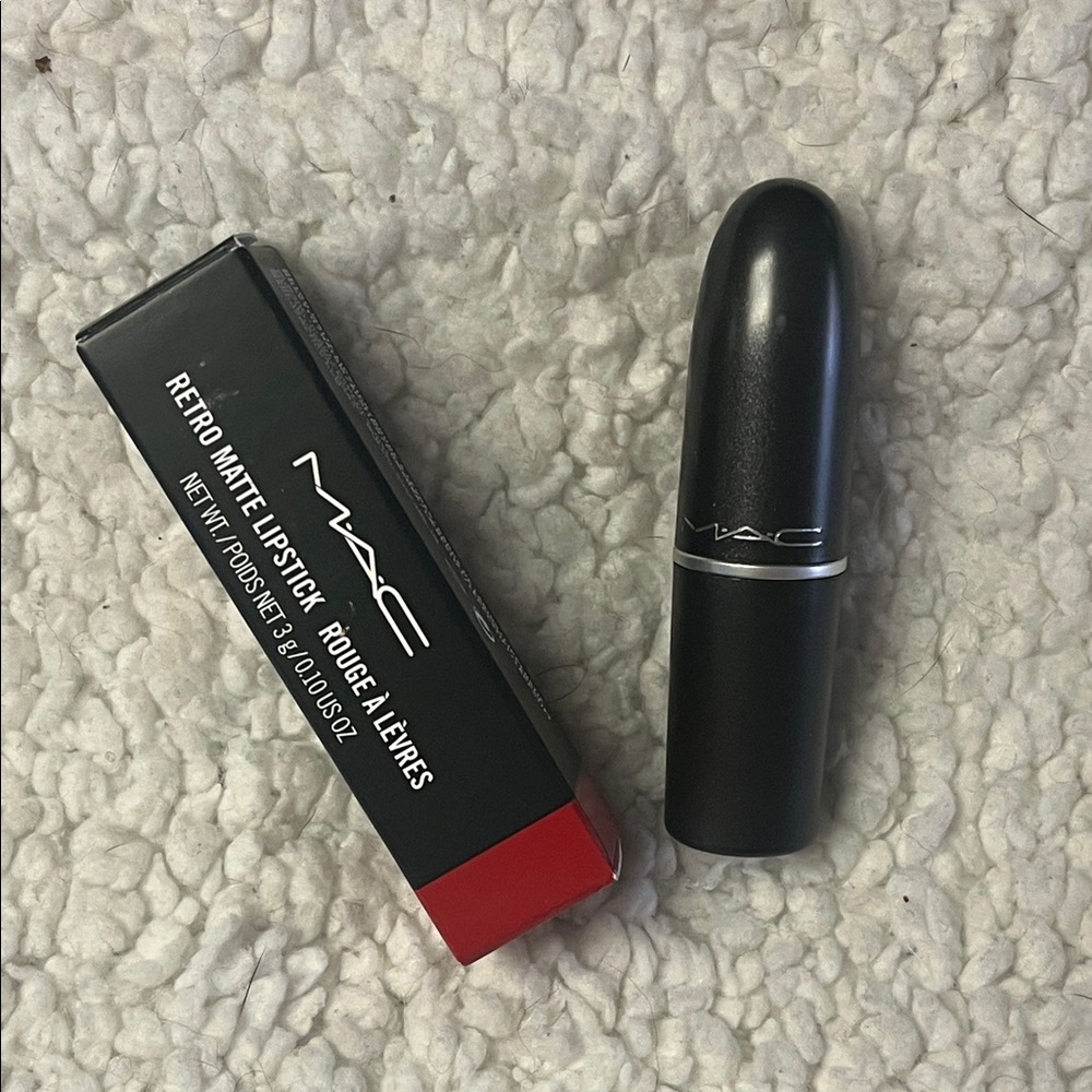 MAC Cosmetics Retro Matte Lipstick - Ruby Woo